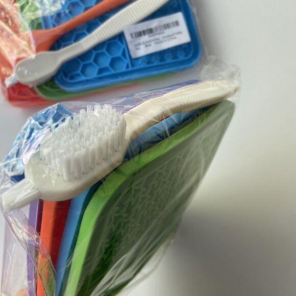 7PCS Licking Mat for Dogs and Cats, Lick Mats w/ Suction Cups & Spatula, Brush - Picture 4 of 7